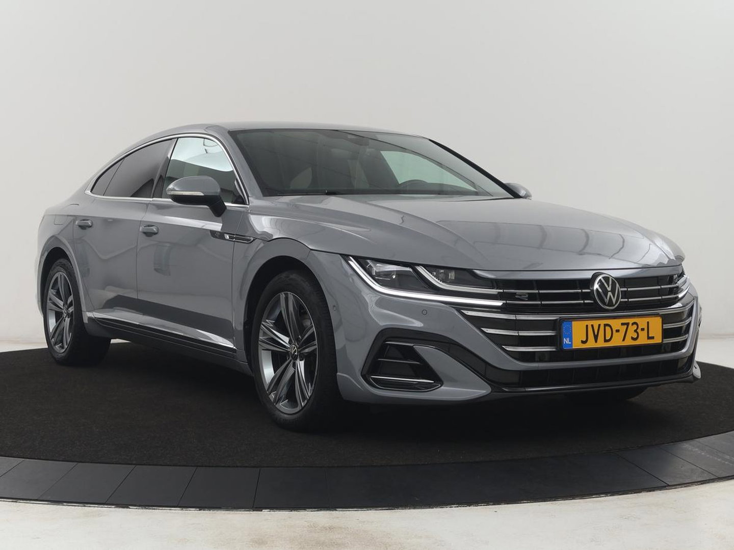 Volkswagen Arteon 1.4 TSI eHybrid R-Line Business+ | SOH 90,1% | Leder | Adaptive cruise | Trekhaak | Dodehoek detectie | Stuur/stoel verwarming | Park assist | Carplay | Full LED