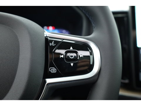 Volvo XC60 2.0 T8 Plug-in hybrid AWD Ultra Dark Head-up | Pano-dak | 360 camera | H&K Audio | 21 inch | Stoel + stuurverw. |