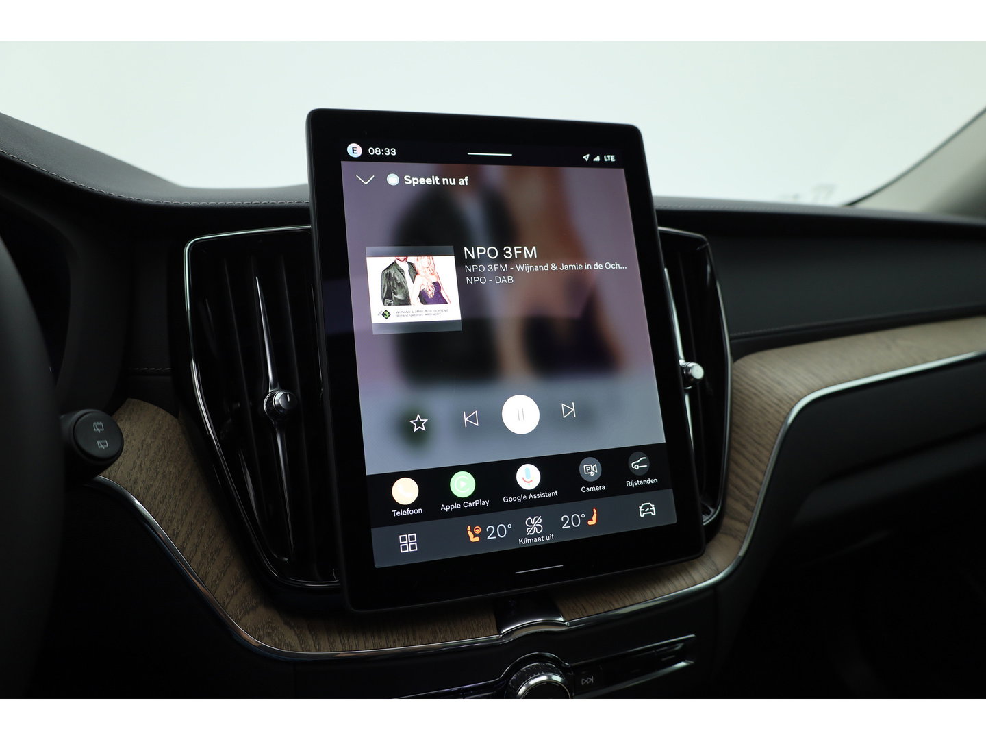 Volvo XC60 2.0 T8 Plug-in hybrid AWD Ultra Dark Head-up | Pano-dak | 360 camera | H&K Audio | 21 inch | Stoel + stuurverw. |