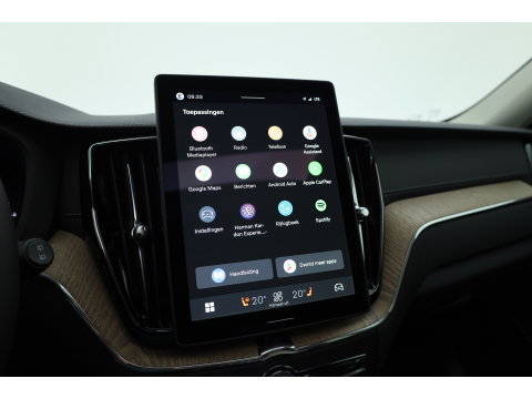 Volvo XC60 2.0 T8 Plug-in hybrid AWD Ultra Dark Head-up | Pano-dak | 360 camera | H&K Audio | 21 inch | Stoel + stuurverw. |