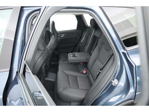 Volvo XC60 2.0 T8 Plug-in hybrid AWD Ultra Dark Head-up | Pano-dak | 360 camera | H&K Audio | 21 inch | Stoel + stuurverw. |