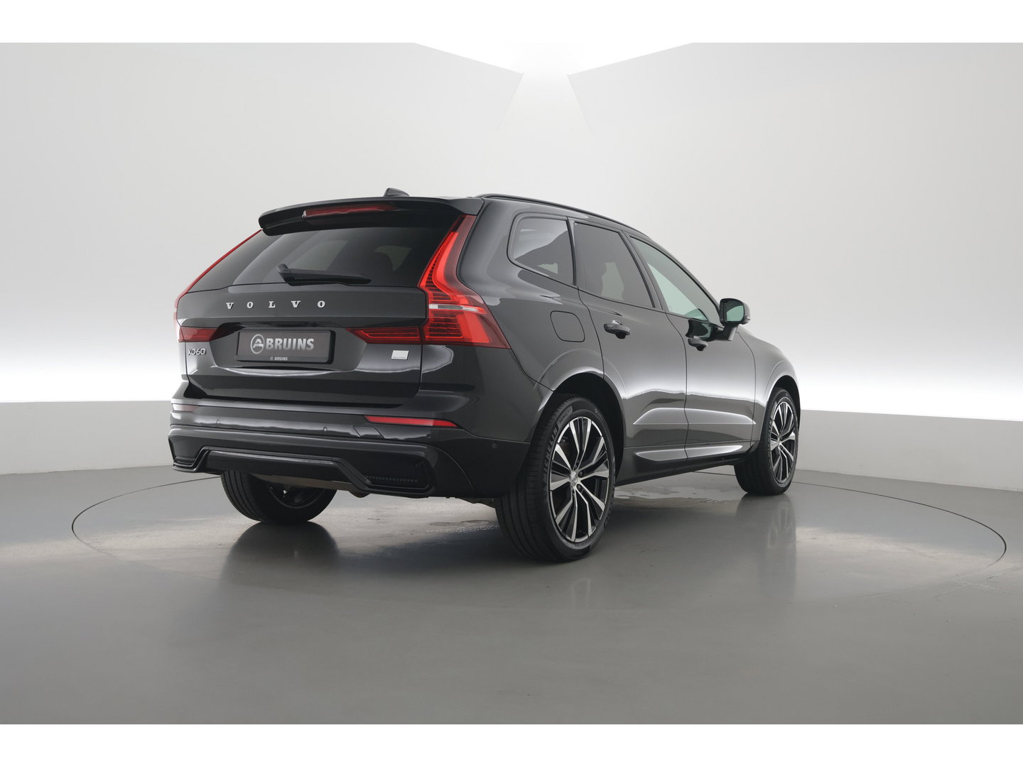 Volvo XC60 2.0 T8 Plug-in hybrid AWD Ultimate Dark | Bowers & Wilkins | 360 camera |  Head-up | Stoel + stuurverw. |