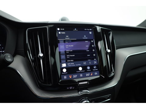 Volvo XC60 2.0 T8 Plug-in hybrid AWD Ultimate Dark | Bowers & Wilkins | 360 camera |  Head-up | Stoel + stuurverw. |