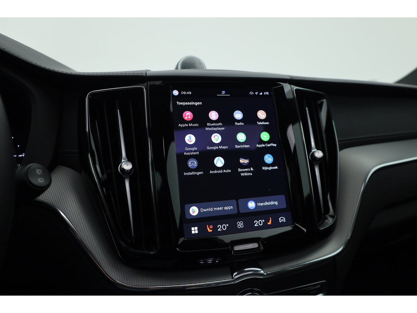 Volvo XC60 2.0 T8 Plug-in hybrid AWD Ultimate Dark | Bowers & Wilkins | 360 camera |  Head-up | Stoel + stuurverw. |