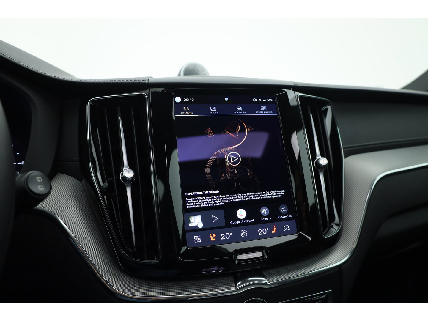 Volvo XC60 2.0 T8 Plug-in hybrid AWD Ultimate Dark | Bowers & Wilkins | 360 camera |  Head-up | Stoel + stuurverw. |