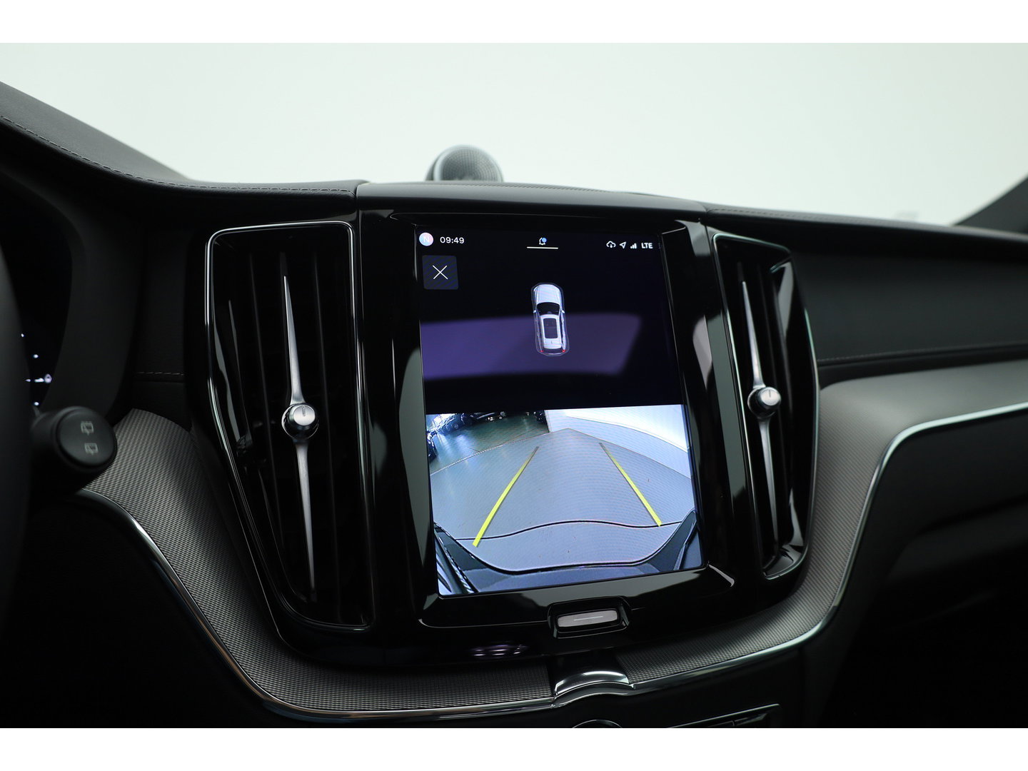 Volvo XC60 2.0 T8 Plug-in hybrid AWD Ultimate Dark | Bowers & Wilkins | 360 camera |  Head-up | Stoel + stuurverw. |