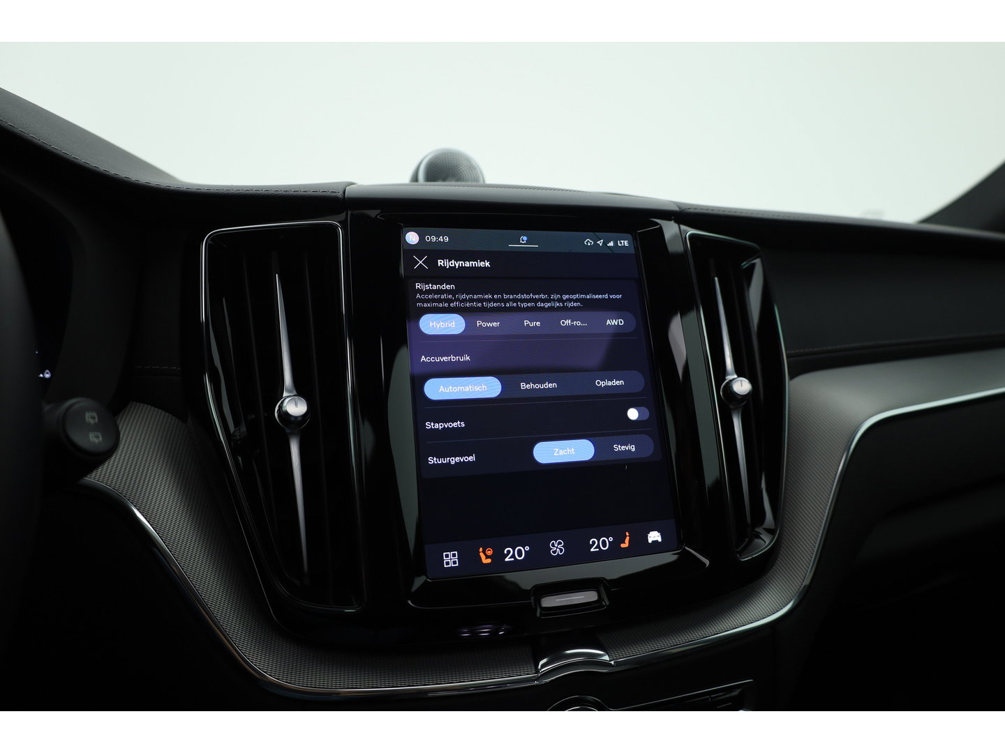 Volvo XC60 2.0 T8 Plug-in hybrid AWD Ultimate Dark | Bowers & Wilkins | 360 camera |  Head-up | Stoel + stuurverw. |