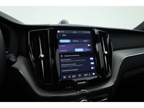 Volvo XC60 2.0 T8 Plug-in hybrid AWD Ultimate Dark | Bowers & Wilkins | 360 camera |  Head-up | Stoel + stuurverw. |