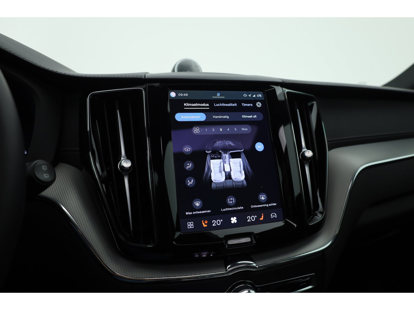 Volvo XC60 2.0 T8 Plug-in hybrid AWD Ultimate Dark | Bowers & Wilkins | 360 camera |  Head-up | Stoel + stuurverw. |