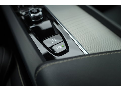 Volvo XC60 2.0 T8 Plug-in hybrid AWD Ultimate Dark | Bowers & Wilkins | 360 camera |  Head-up | Stoel + stuurverw. |