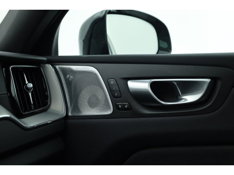 Volvo XC60 2.0 T8 Plug-in hybrid AWD Ultimate Dark | Bowers & Wilkins | 360 camera |  Head-up | Stoel + stuurverw. |