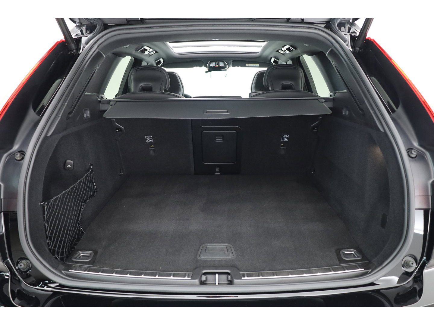 Volvo XC60 2.0 T8 Plug-in hybrid AWD Ultimate Dark | Bowers & Wilkins | 360 camera |  Head-up | Stoel + stuurverw. |