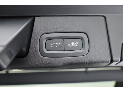 Volvo XC60 2.0 T8 Plug-in hybrid AWD Ultimate Dark | Bowers & Wilkins | 360 camera |  Head-up | Stoel + stuurverw. |
