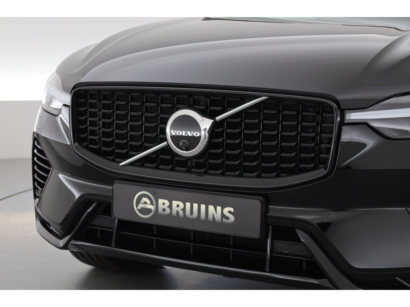 Volvo XC60 2.0 T8 Plug-in hybrid AWD Ultimate Dark | Bowers & Wilkins | 360 camera |  Head-up | Stoel + stuurverw. |