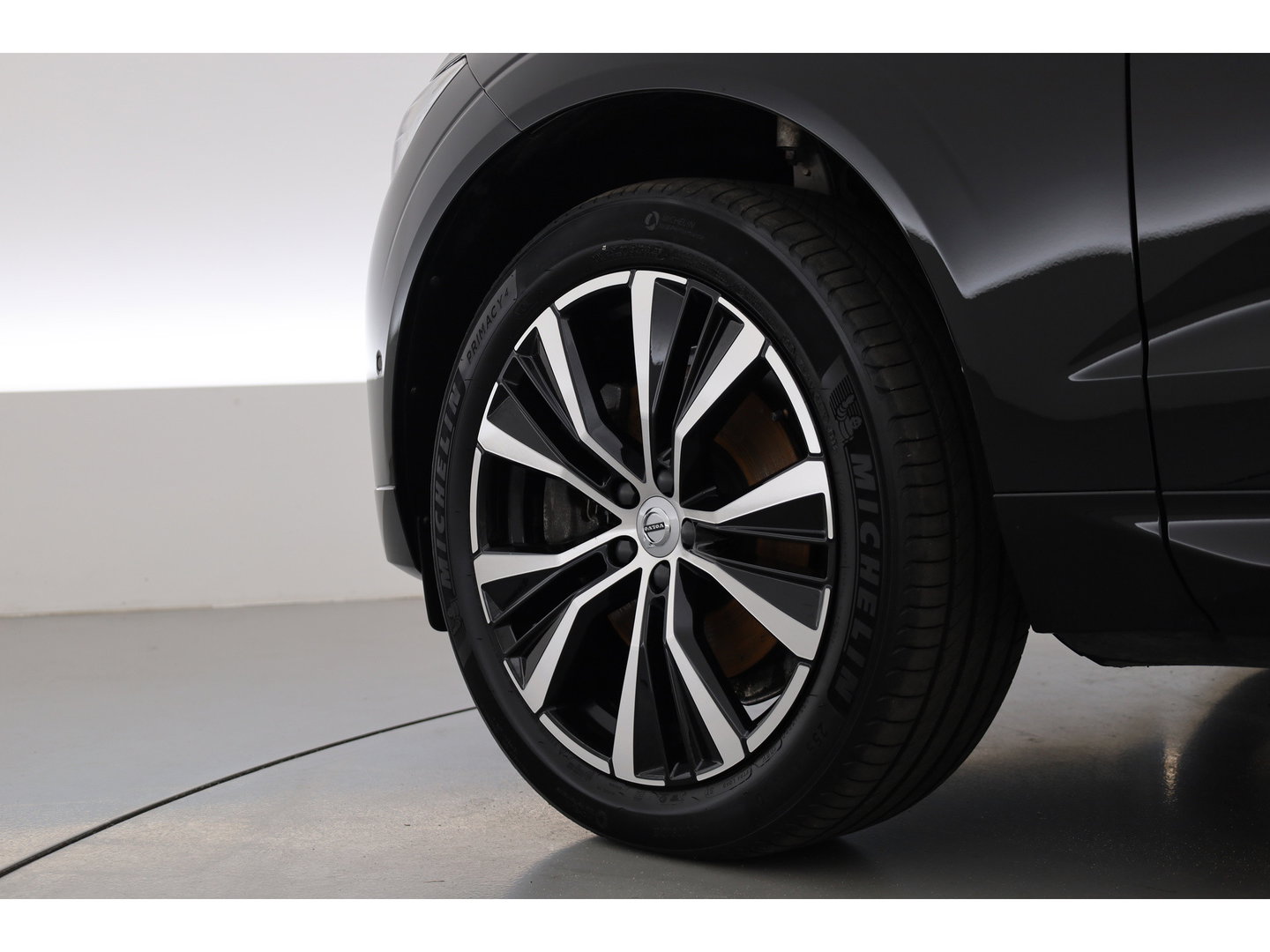 Volvo XC60 2.0 T8 Plug-in hybrid AWD Ultimate Dark | Bowers & Wilkins | 360 camera |  Head-up | Stoel + stuurverw. |