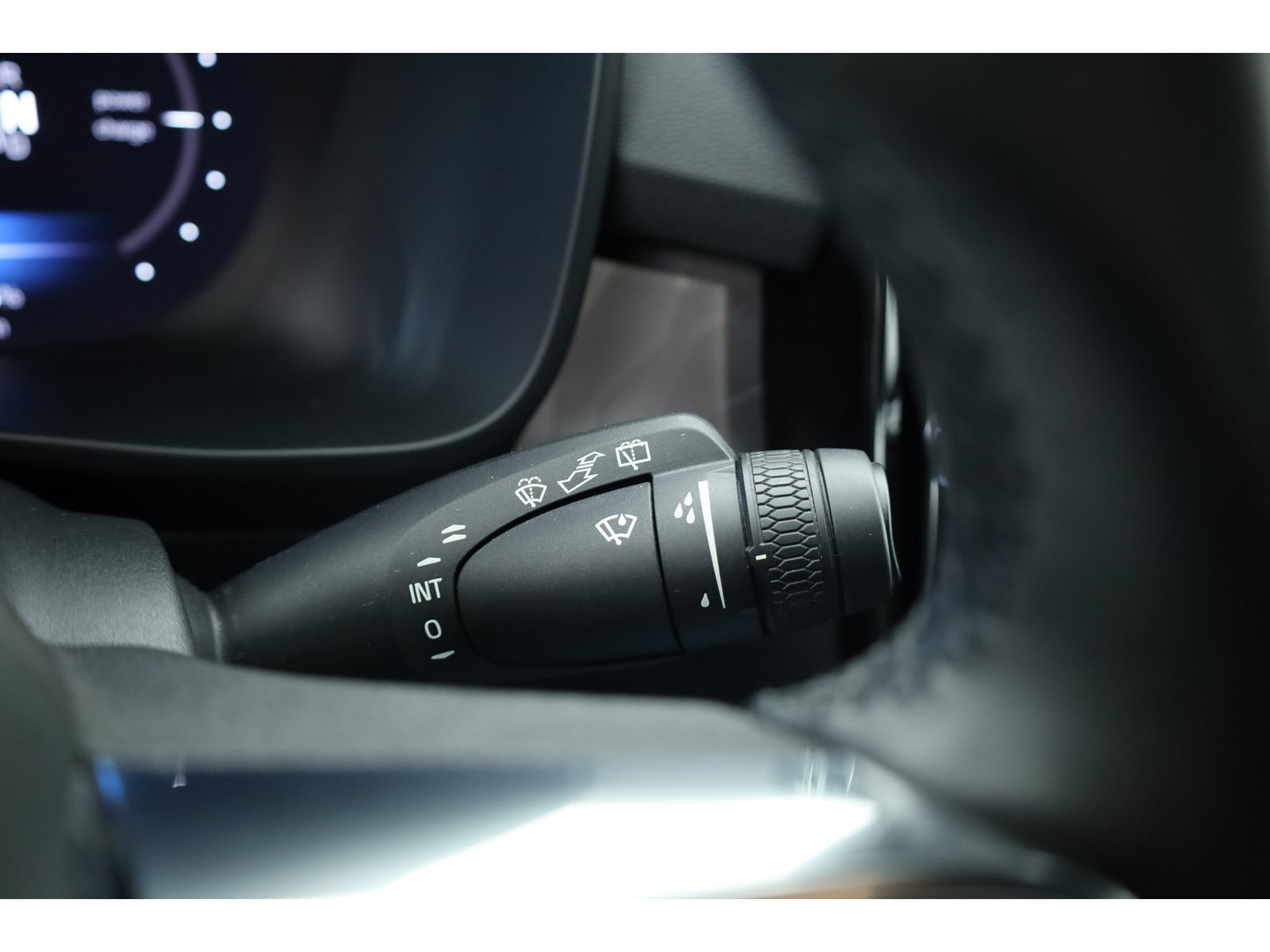 Volvo XC40 Recharge Twin Plus | 82 KWH | 535km WLTP | Trekhaak 1800kg | elek. stoelen | warmtepomp |