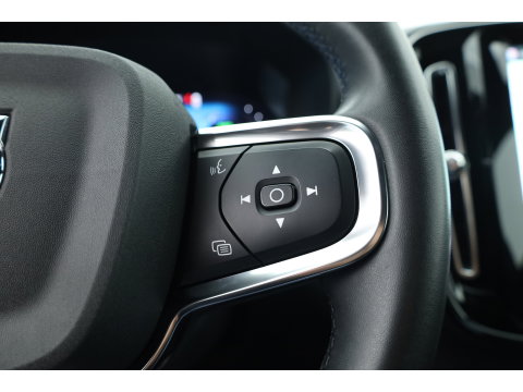 Volvo XC40 Recharge Twin Plus | 82 KWH | 535km WLTP | Trekhaak 1800kg | elek. stoelen | warmtepomp |