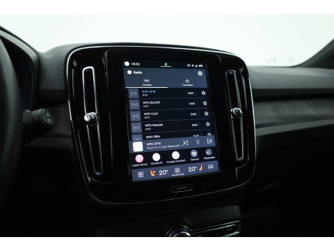 Volvo XC40 Recharge Twin Plus | 82 KWH | 535km WLTP | Trekhaak 1800kg | elek. stoelen | warmtepomp |