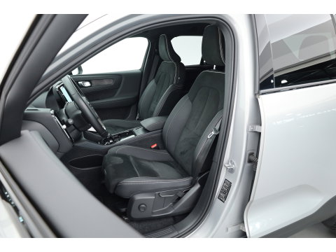 Volvo XC40 Recharge Twin Plus | 82 KWH | 535km WLTP | Trekhaak 1800kg | elek. stoelen | warmtepomp |