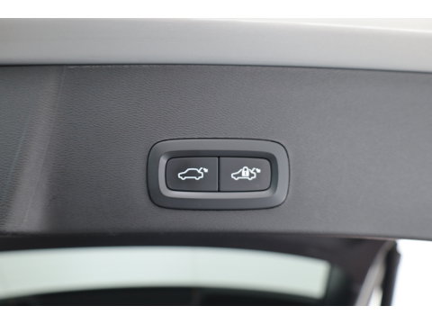 Volvo XC40 Recharge Twin Plus | 82 KWH | 535km WLTP | Trekhaak 1800kg | elek. stoelen | warmtepomp |
