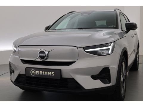 Volvo XC40 Recharge Twin Plus | 82 KWH | 535km WLTP | Trekhaak 1800kg | elek. stoelen | warmtepomp |