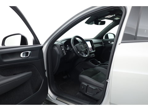Volvo XC40 Recharge Twin Plus | 82 KWH | 535km WLTP | Trekhaak 1800kg | elek. stoelen | warmtepomp |