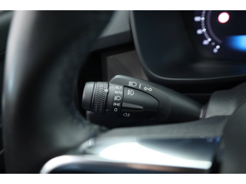 Volvo XC40 Recharge Twin Plus | 82 KWH | 535km WLTP | Trekhaak 1800kg | elek. stoelen | warmtepomp |
