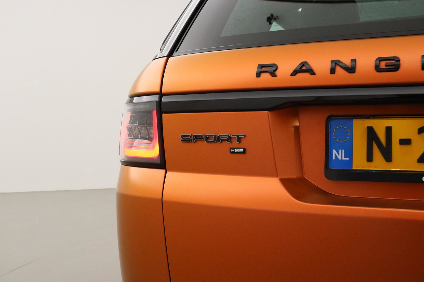 Land Rover Range Rover Sport 3.0 SDV6 HSE Dynamic | SVO Palette Orange | Luchtvering | Stoelverwarming & Ventilatie