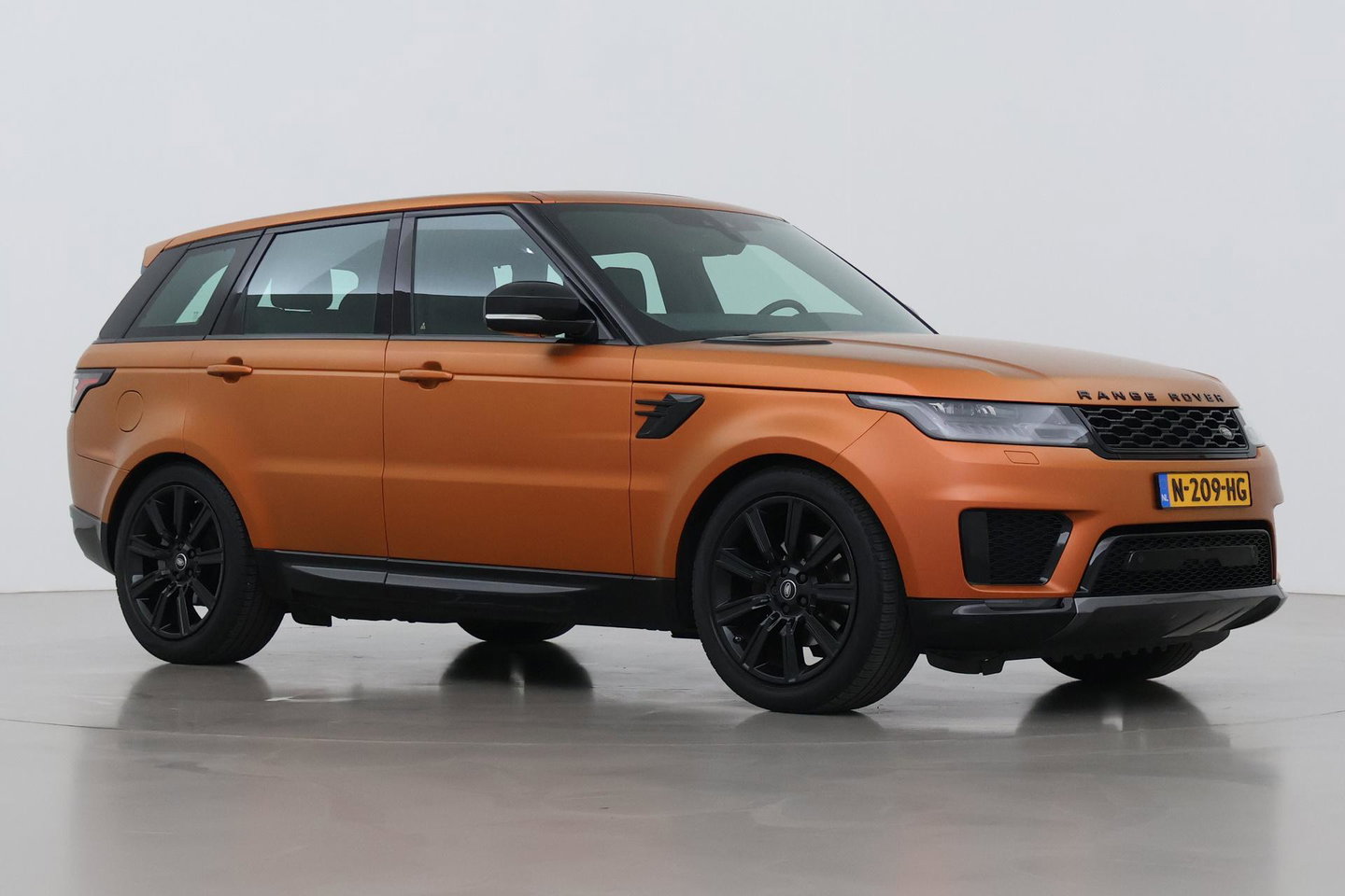 Land Rover Range Rover Sport 3.0 SDV6 HSE Dynamic | SVO Palette Orange | Luchtvering | Stoelverwarming & Ventilatie
