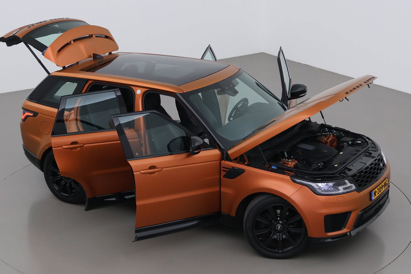 Land Rover Range Rover Sport 3.0 SDV6 HSE Dynamic | SVO Palette Orange | Luchtvering | Stoelverwarming & Ventilatie
