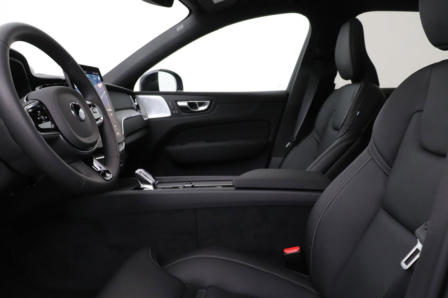 Volvo XC60 T6 Ultra Black Edition | Luchtvering | Bowers&Wilkins | Stoelventilatie | ACC | Trekhaak