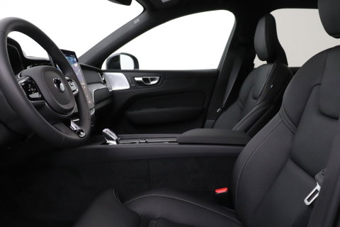 Volvo XC60 T6 Ultra Black Edition | Luchtvering | Bowers&Wilkins | Stoelventilatie | ACC | Trekhaak