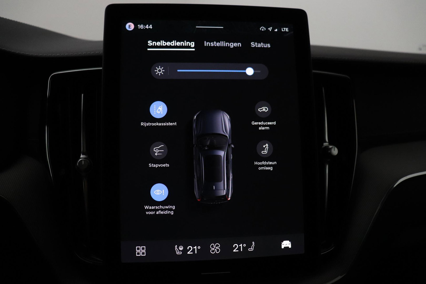 Volvo XC60 T6 Ultra Black Edition | Luchtvering | Bowers&Wilkins | Stoelventilatie | ACC | Trekhaak