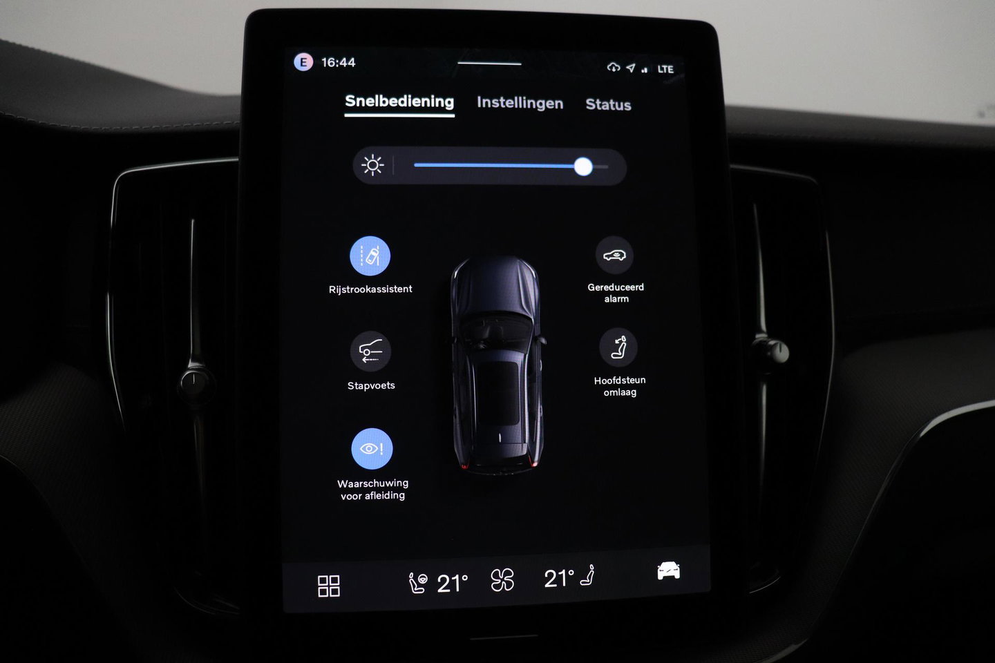 Volvo XC60 T6 Ultra Black Edition | Luchtvering | Bowers&Wilkins | Stoelventilatie | ACC | Trekhaak