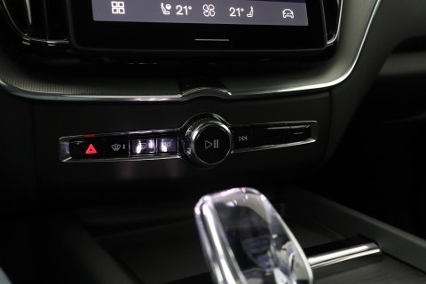 Volvo XC60 T6 Ultra Black Edition | Luchtvering | Bowers&Wilkins | Stoelventilatie | ACC | Trekhaak