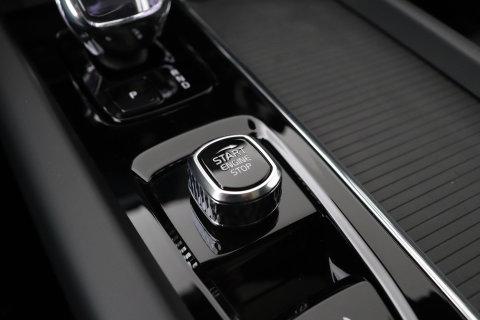 Volvo XC60 T6 Ultra Black Edition | Luchtvering | Bowers&Wilkins | Stoelventilatie | ACC | Trekhaak