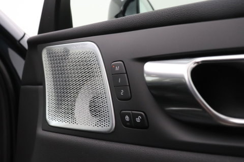 Volvo XC60 T6 Ultra Black Edition | Luchtvering | Bowers&Wilkins | Stoelventilatie | ACC | Trekhaak