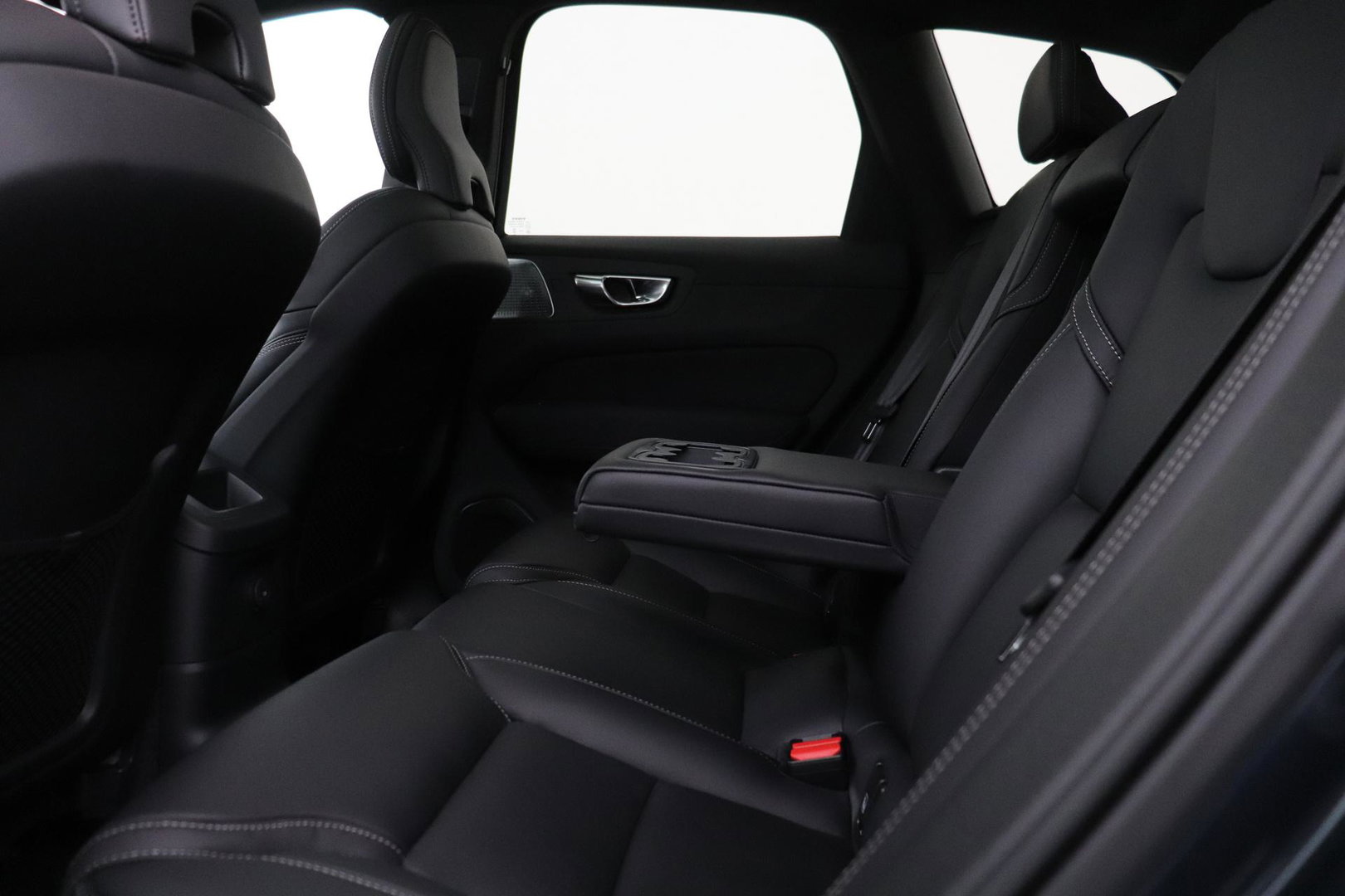 Volvo XC60 T6 Ultra Black Edition | Luchtvering | Bowers&Wilkins | Stoelventilatie | ACC | Trekhaak
