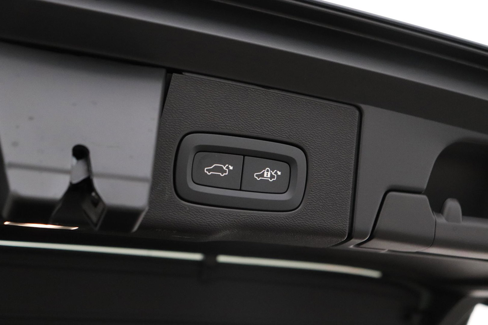 Volvo XC60 T6 Ultra Black Edition | Luchtvering | Bowers&Wilkins | Stoelventilatie | ACC | Trekhaak