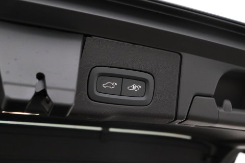 Volvo XC60 T6 Ultra Black Edition | Luchtvering | Bowers&Wilkins | Stoelventilatie | ACC | Trekhaak