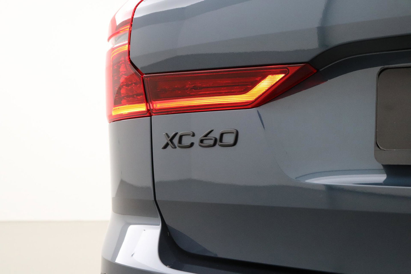 Volvo XC60 T6 Ultra Black Edition | Luchtvering | Bowers&Wilkins | Stoelventilatie | ACC | Trekhaak