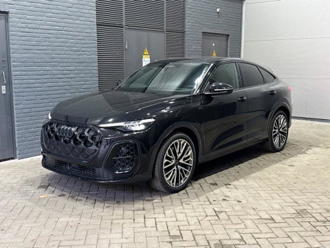 Audi Q5 Sportback Quattro S edition Competition | B&O | Passenger Display | Trekhaak | Luchtvering | Panoramadak | 360° Camera | 21 Inch | ACC