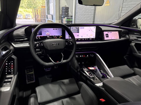 Audi Q5 Sportback Quattro S edition Competition | B&O | Passenger Display | Trekhaak | Luchtvering | Panoramadak | 360° Camera | 21 Inch | ACC
