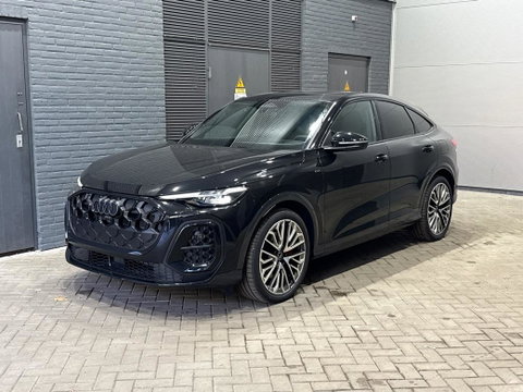 Audi Q5 Sportback Quattro S edition Competition | B&O | Passenger Display | Trekhaak | Luchtvering | Panoramadak | 360° Camera | 21 Inch | ACC
