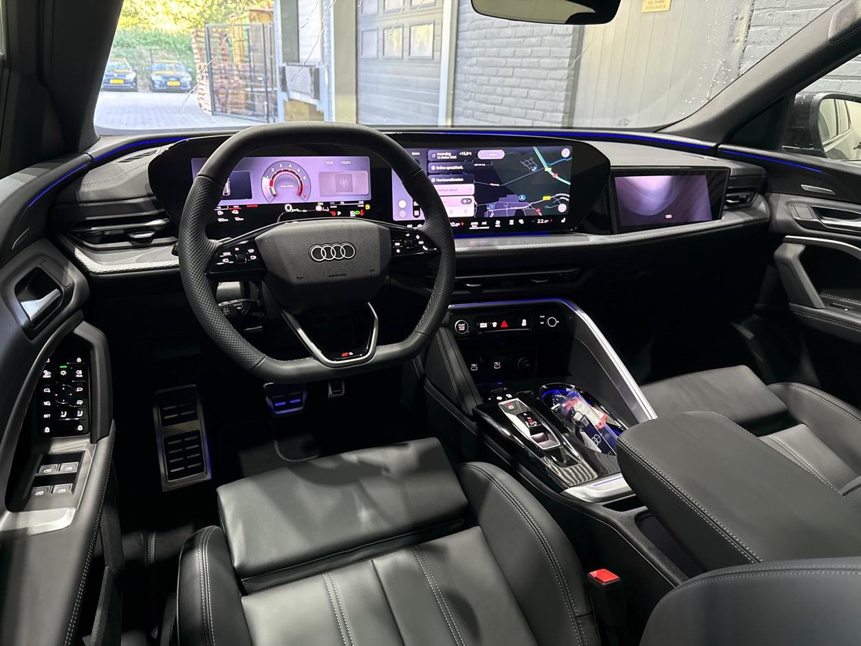 Audi Q5 Sportback Quattro S edition Competition | B&O | Passenger Display | Trekhaak | Luchtvering | Panoramadak | 360° Camera | 21 Inch | ACC