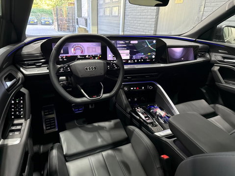 Audi Q5 Sportback Quattro S edition Competition | B&O | Passenger Display | Trekhaak | Luchtvering | Panoramadak | 360° Camera | 21 Inch | ACC