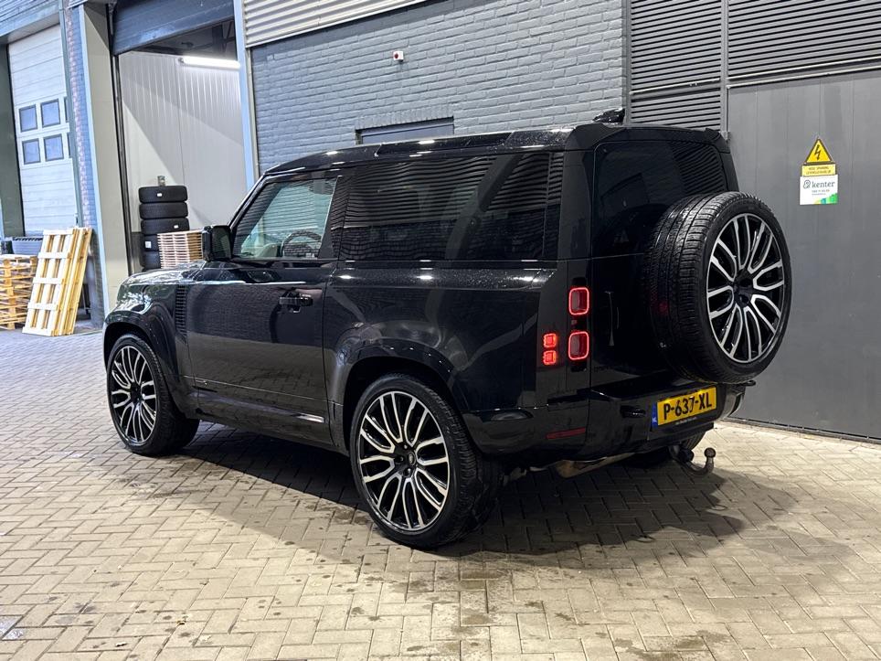 Land Rover Defender 90 D300 X | BTW | 23 Inch | Canvas Vouwdak | ClearSight | Trekhaak | Head-Up | Koelbox | Meridian Surround
