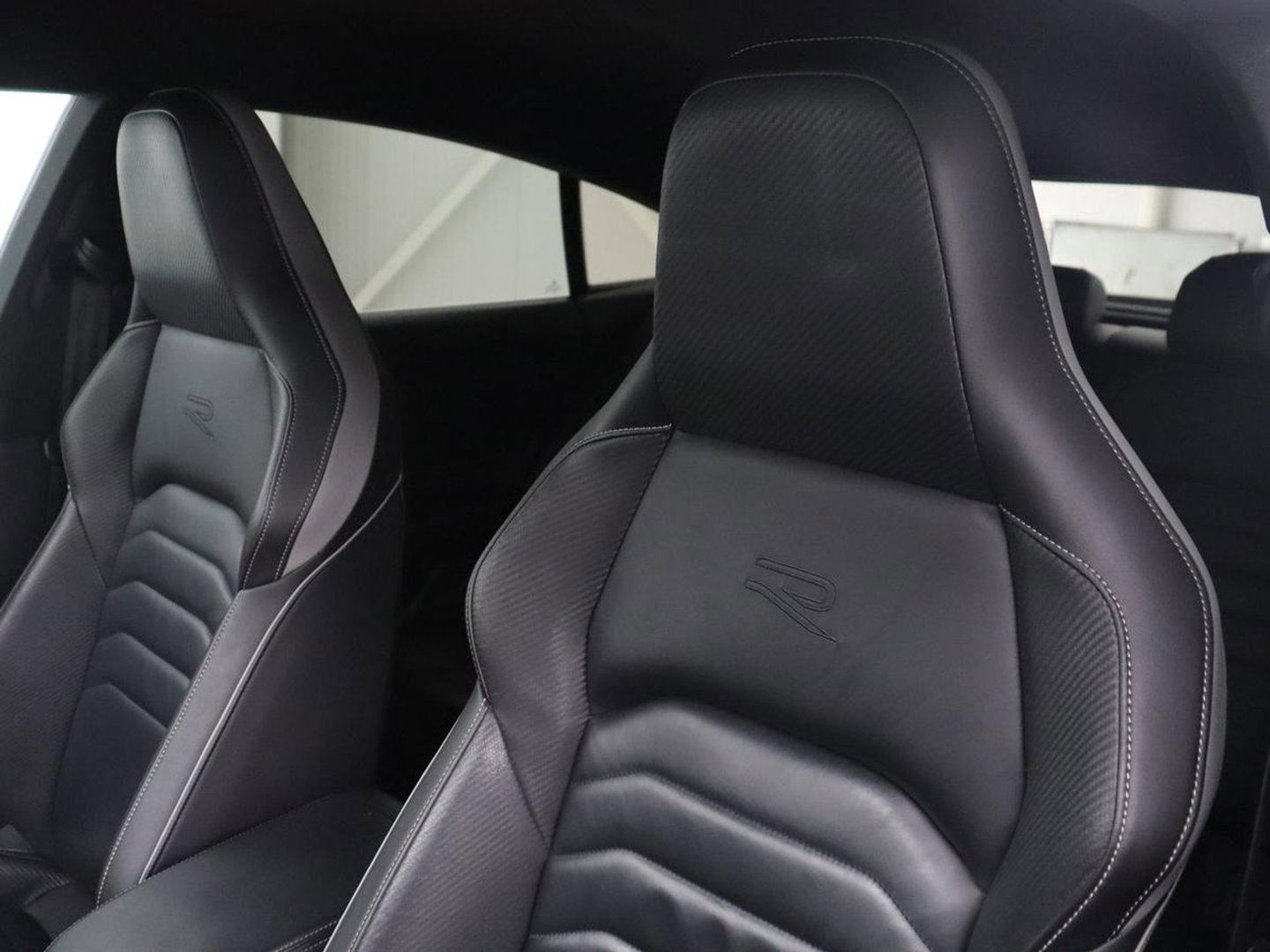 Volkswagen Arteon 1.4 TSI eHybrid R-Line Business+ | SOH 90,1% | Leder | Adaptive cruise | Trekhaak | Dodehoek detectie | Stuur/stoel verwarming | Park assist | Carplay | Full LED
