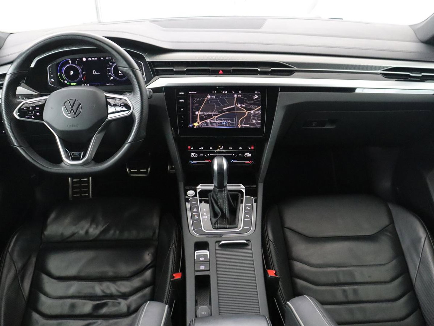 Volkswagen Arteon 1.4 TSI eHybrid R-Line Business+ | SOH 90,1% | Leder | Adaptive cruise | Trekhaak | Dodehoek detectie | Stuur/stoel verwarming | Park assist | Carplay | Full LED