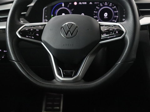 Volkswagen Arteon 1.4 TSI eHybrid R-Line Business+ | SOH 90,1% | Leder | Adaptive cruise | Trekhaak | Dodehoek detectie | Stuur/stoel verwarming | Park assist | Carplay | Full LED